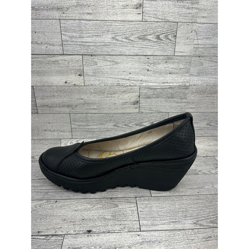 FLY LONDON Black Leather Perforated‎ Wedge Ballet Flats Women Size 37 P500798000 - Picture 4 of 11